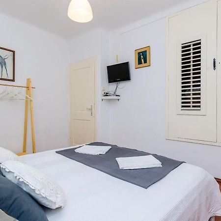 Old Town Budget Apartment Дубровник Екстериор снимка