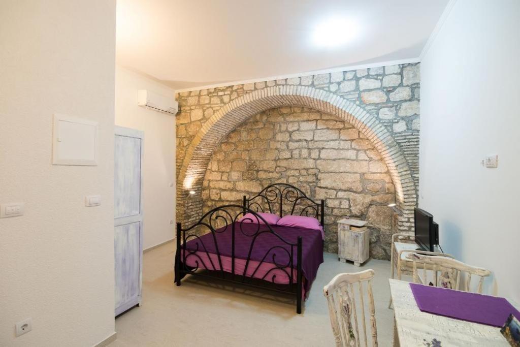 Old Town Budget Apartment Дубровник Екстериор снимка