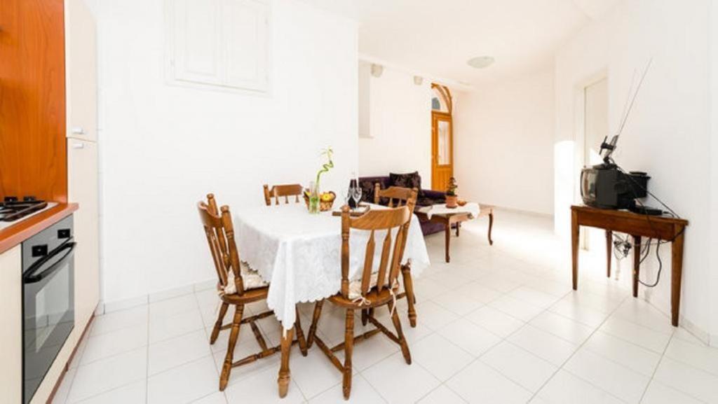 Old Town Budget Apartment Дубровник Екстериор снимка