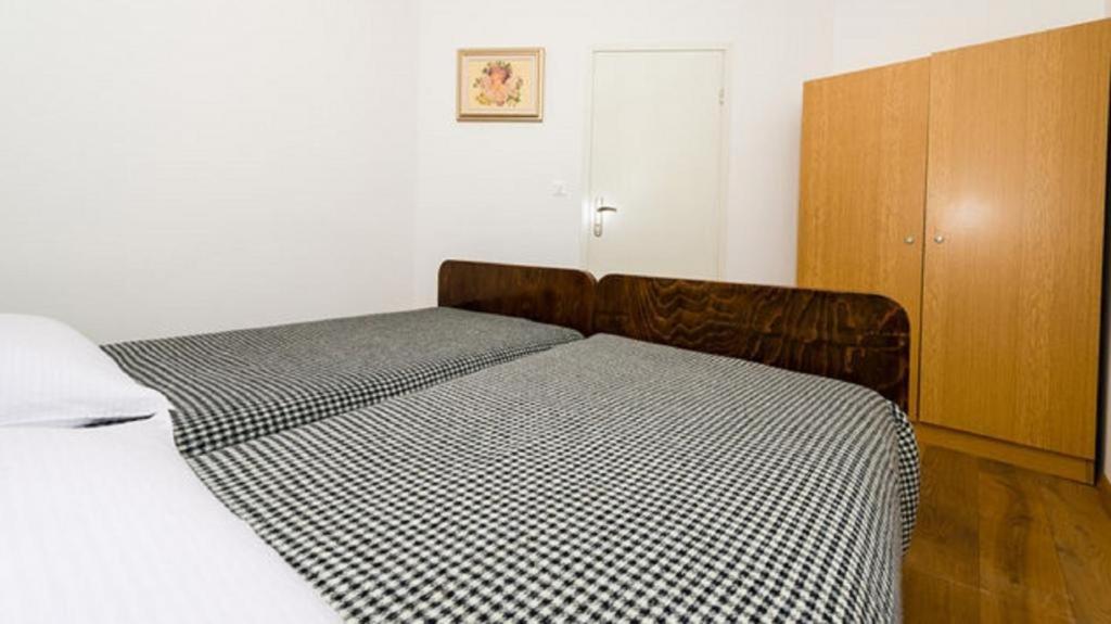 Old Town Budget Apartment Дубровник Екстериор снимка