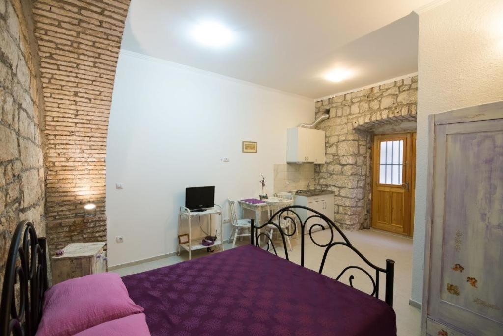 Old Town Budget Apartment Дубровник Екстериор снимка
