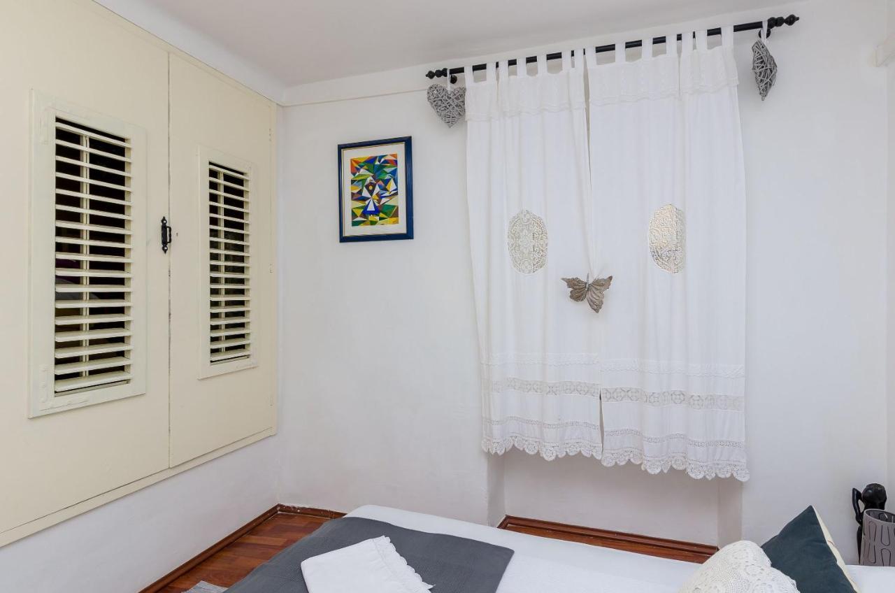 Old Town Budget Apartment Дубровник Екстериор снимка