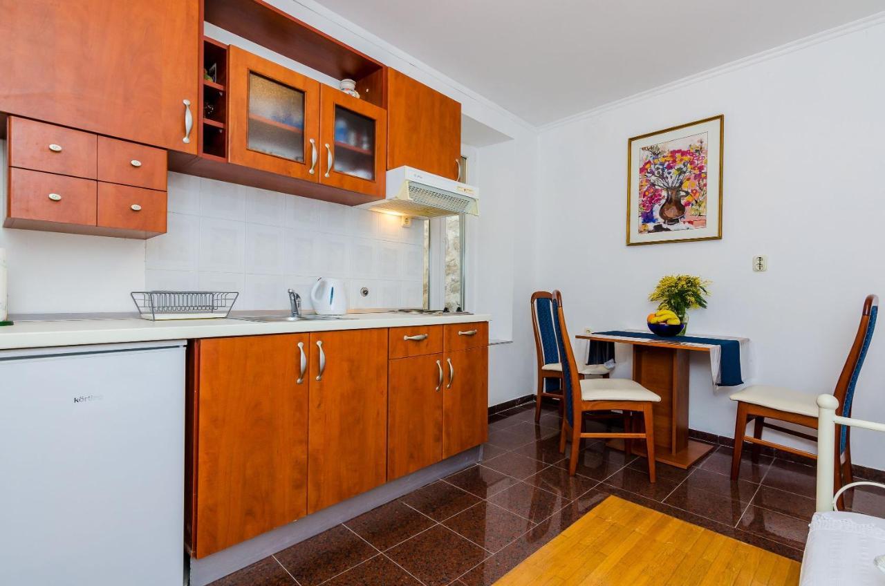 Old Town Budget Apartment Дубровник Екстериор снимка