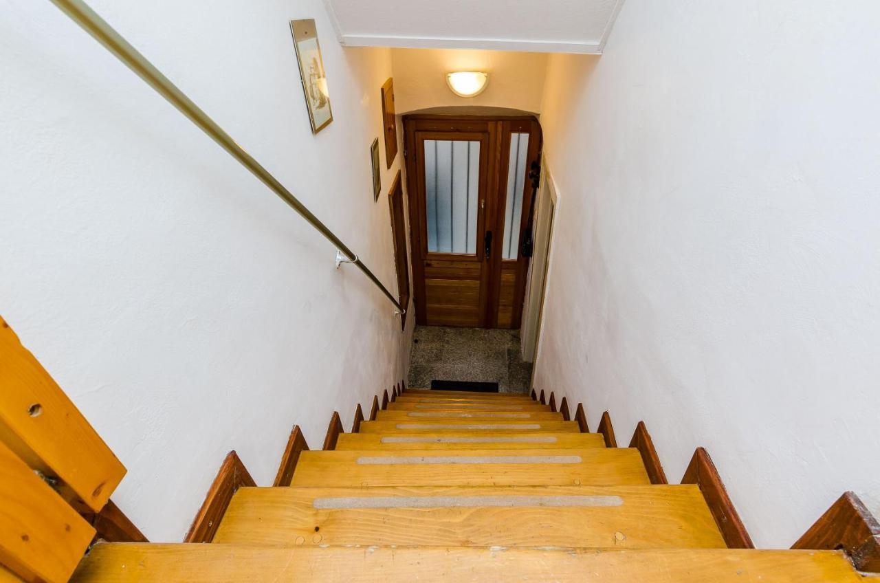Old Town Budget Apartment Дубровник Екстериор снимка
