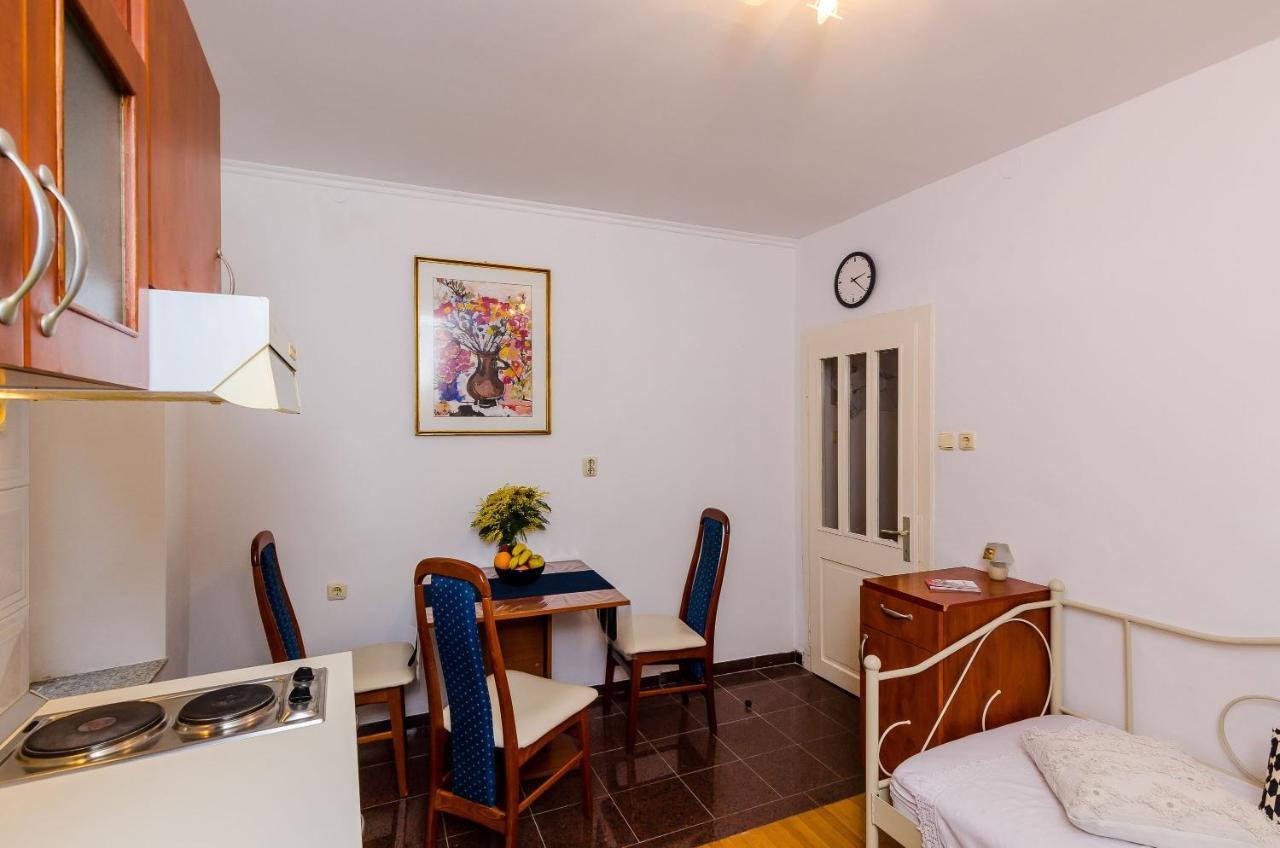 Old Town Budget Apartment Дубровник Екстериор снимка