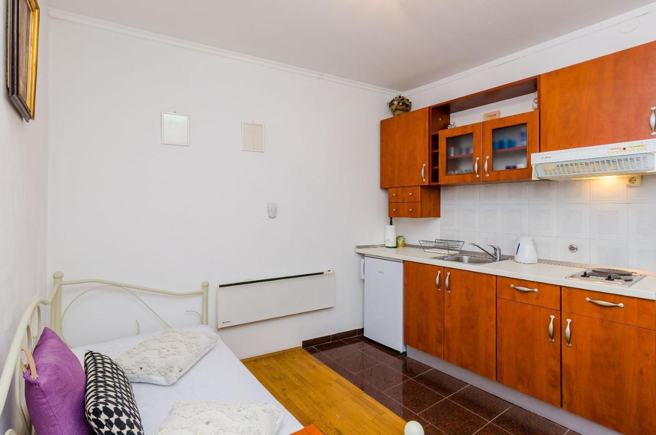 Old Town Budget Apartment Дубровник Екстериор снимка