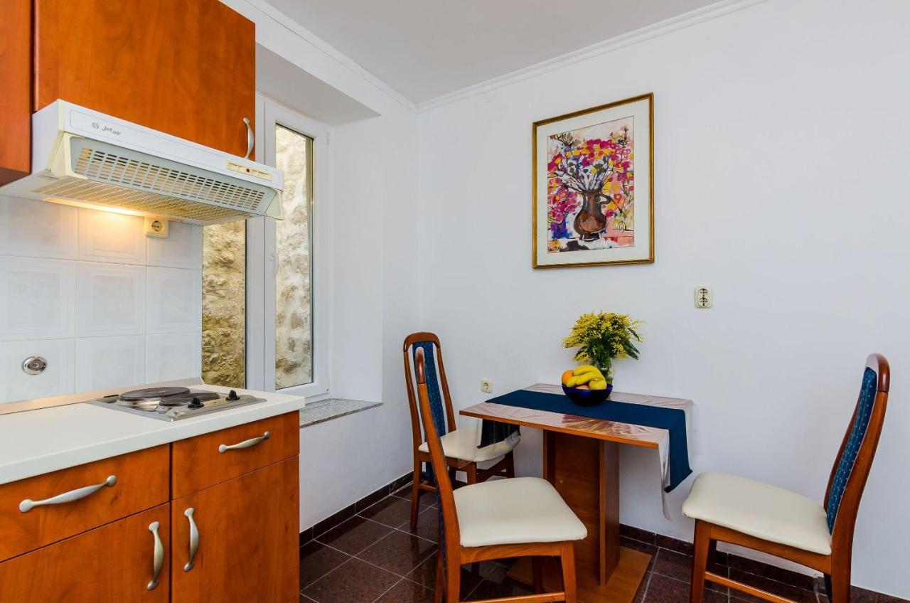 Old Town Budget Apartment Дубровник Екстериор снимка