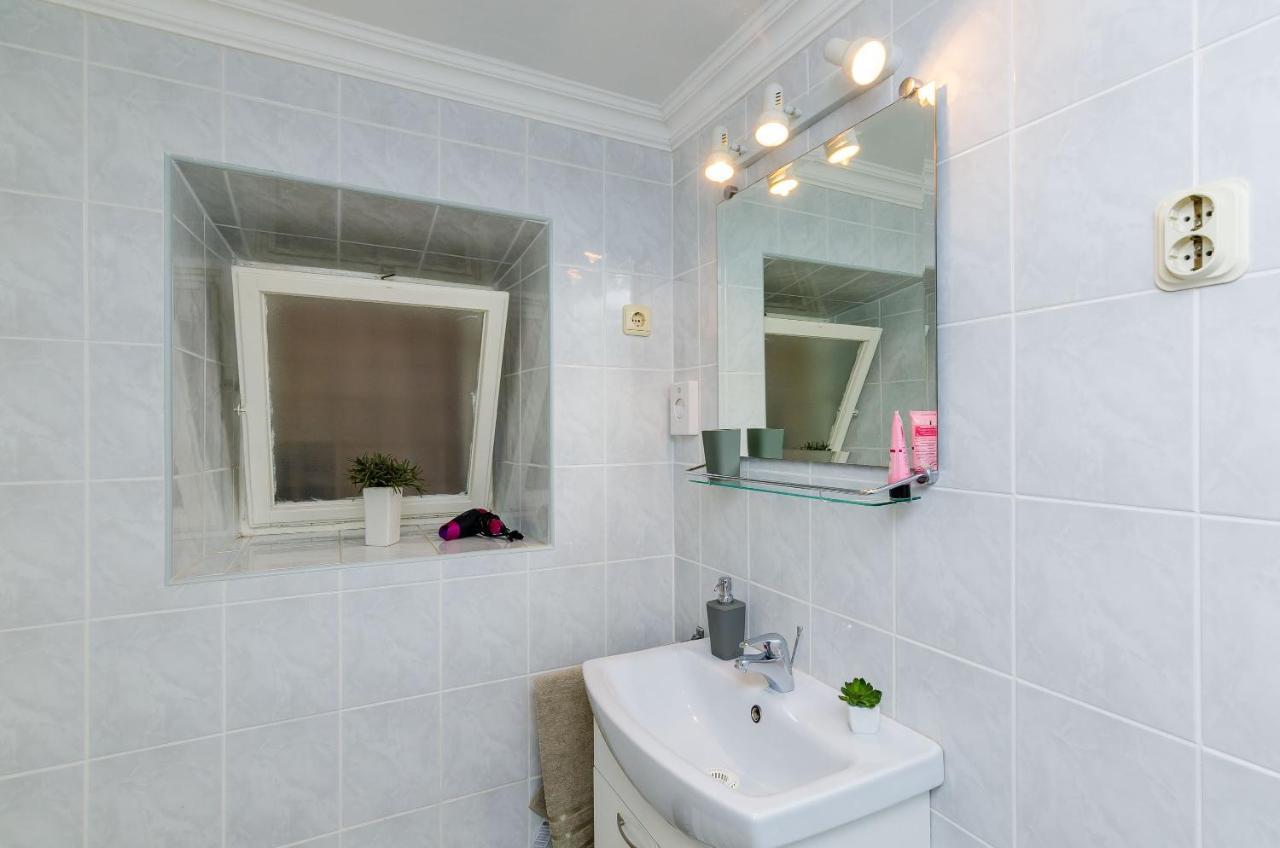 Old Town Budget Apartment Дубровник Екстериор снимка