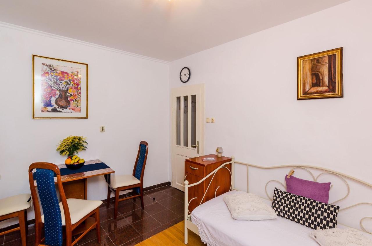 Old Town Budget Apartment Дубровник Екстериор снимка