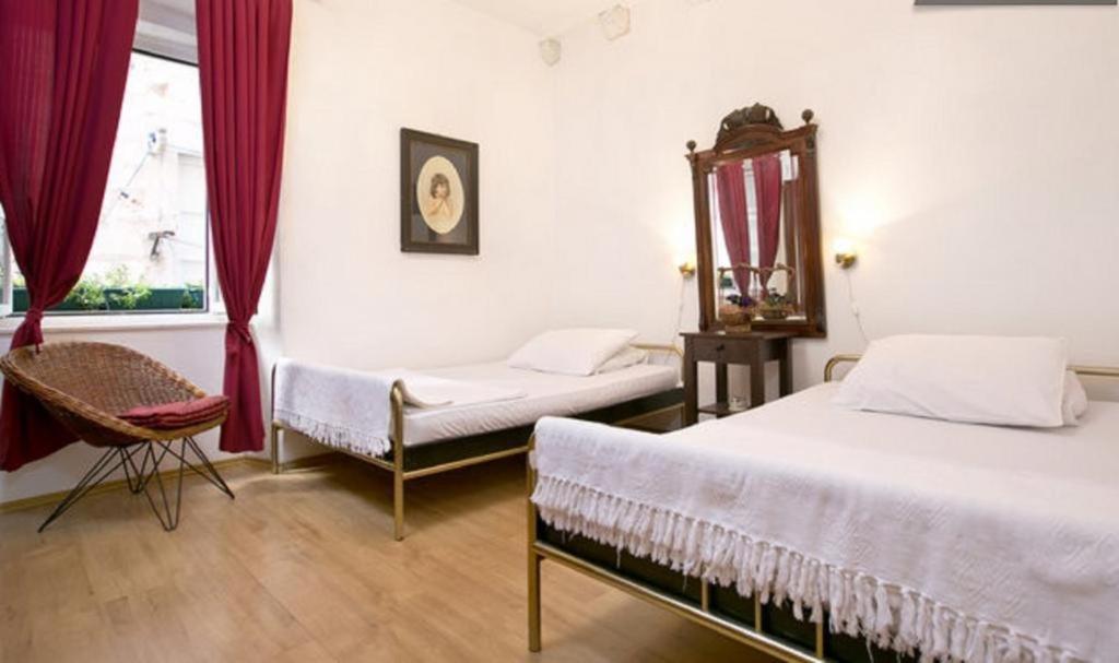 Old Town Budget Apartment Дубровник Екстериор снимка