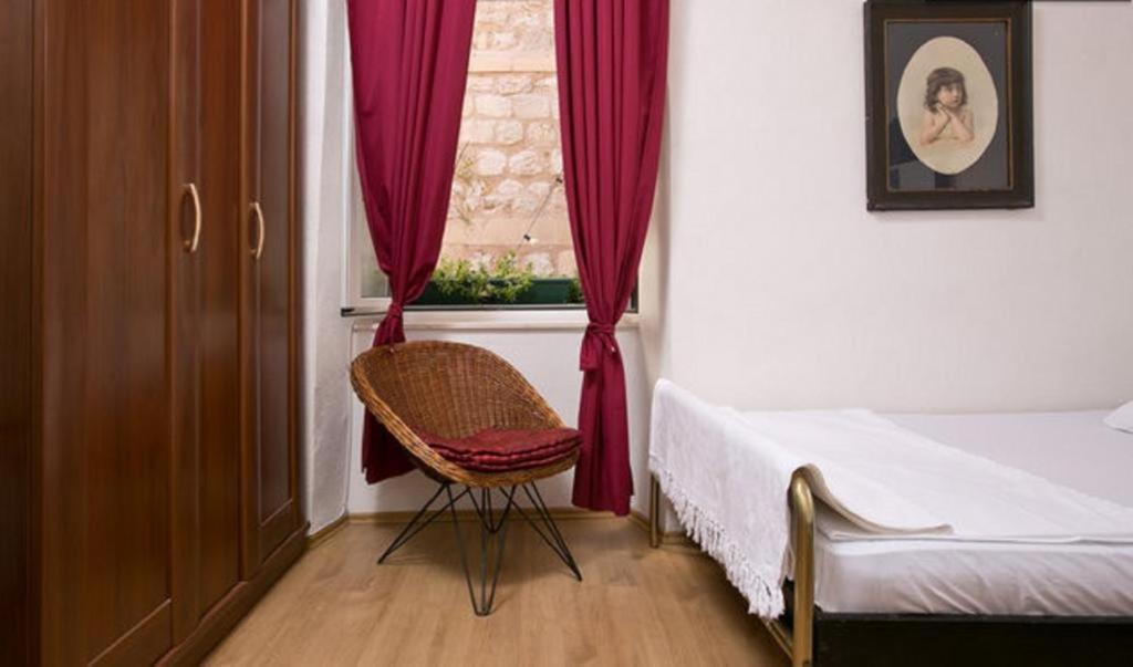 Old Town Budget Apartment Дубровник Екстериор снимка